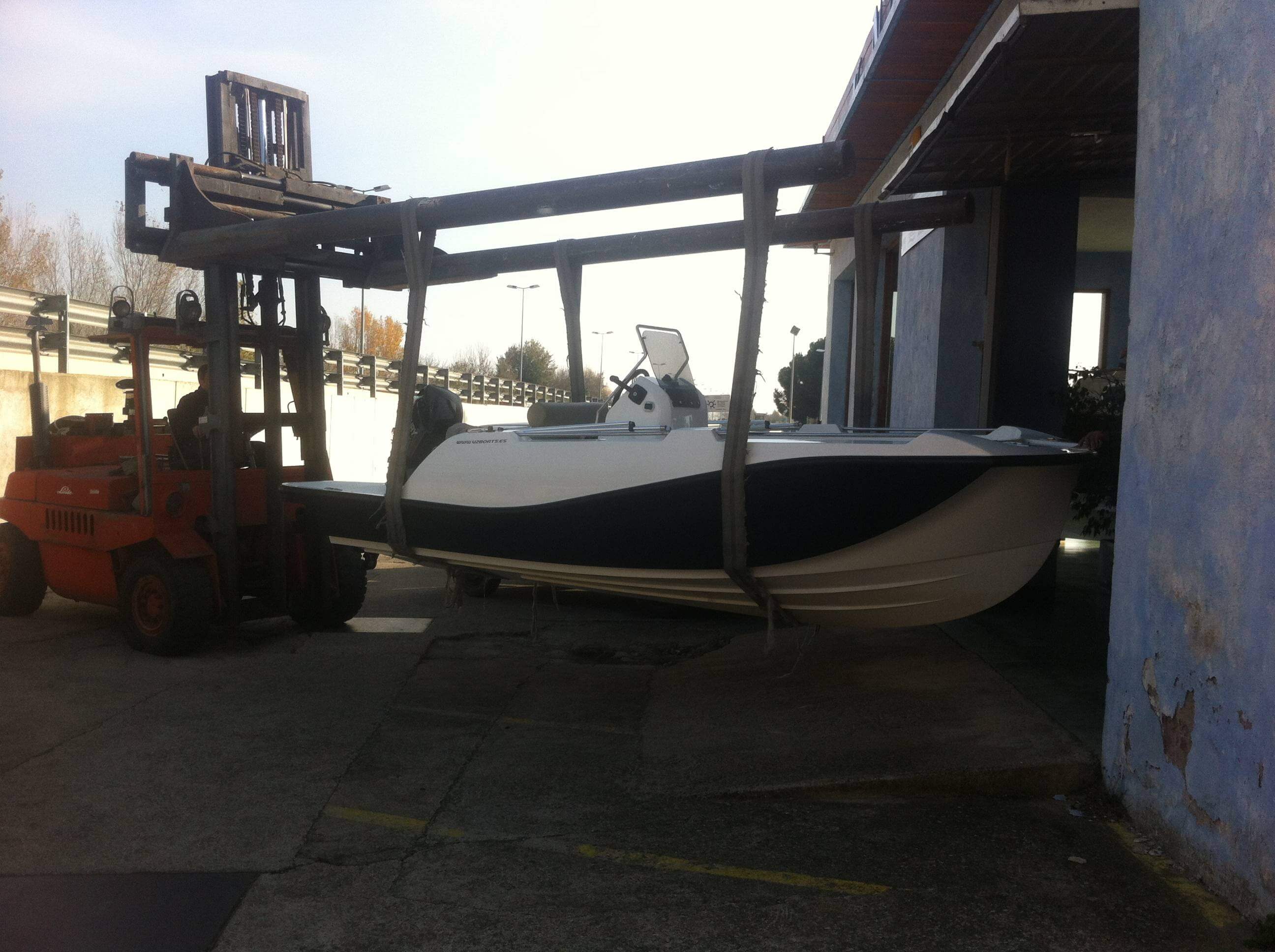 El V2 5.0 UN BARCO IDEAL PARA EL TRANSPORTE EN REMOLQUE Venta y